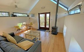 Kinvara Suites No 2 Top Floor By Trident Holiday Homes